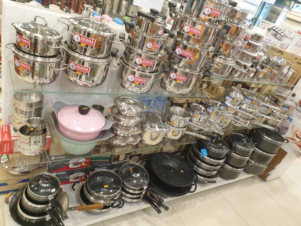 Dhanmondi 27 Showroom