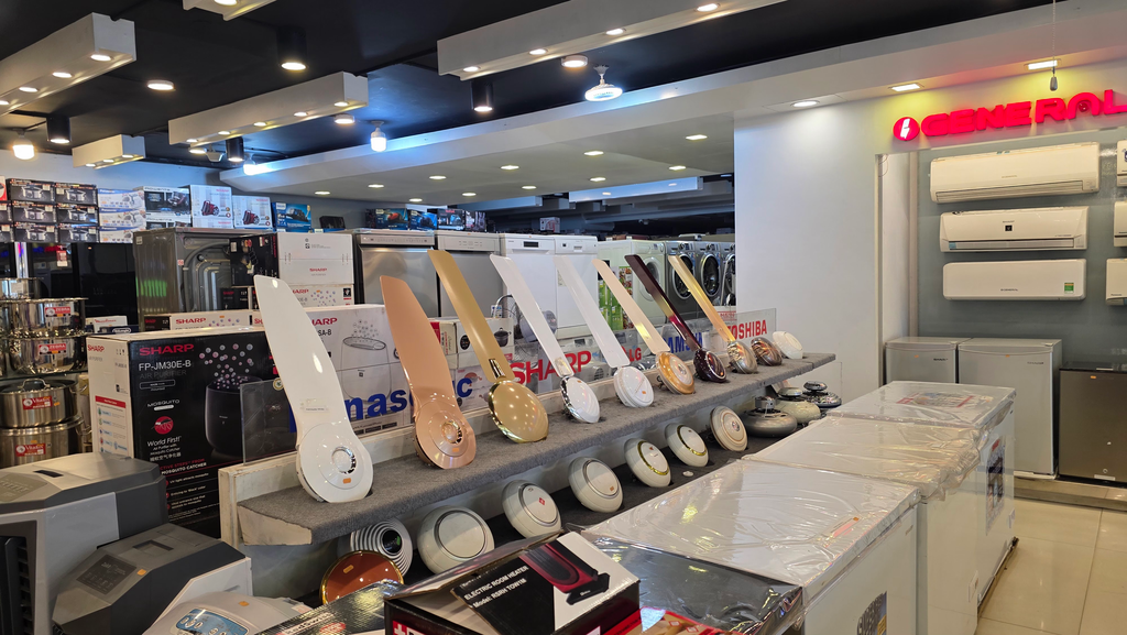 Dhanmondi 27 Showroom