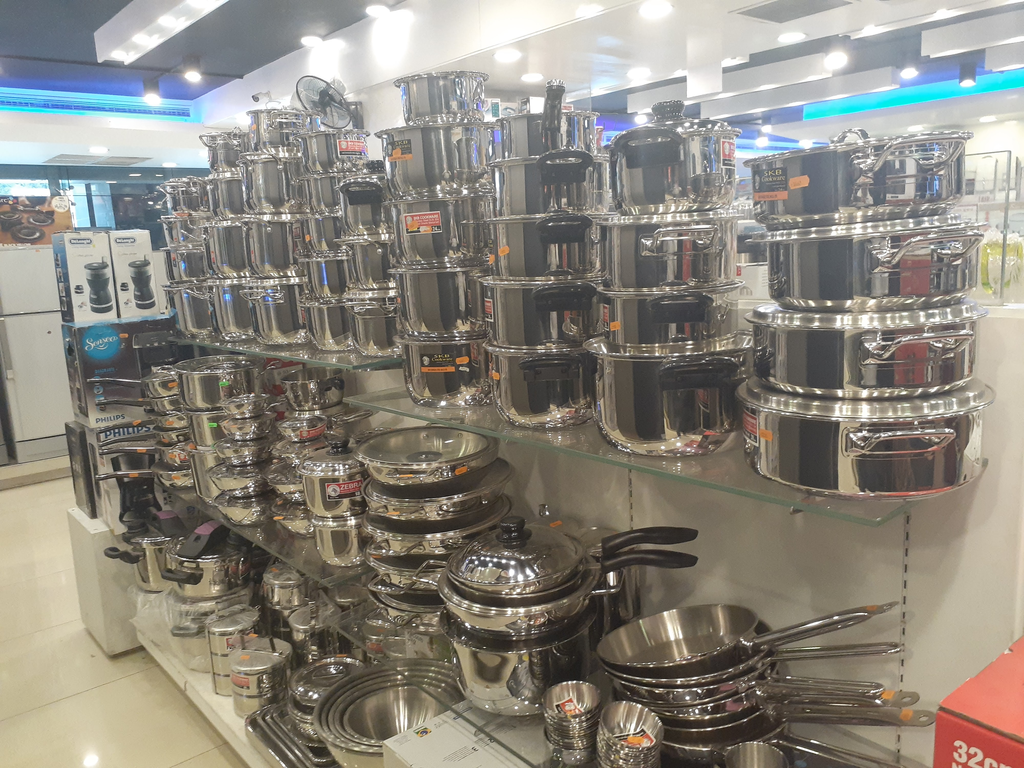 Dhanmondi 27 Showroom