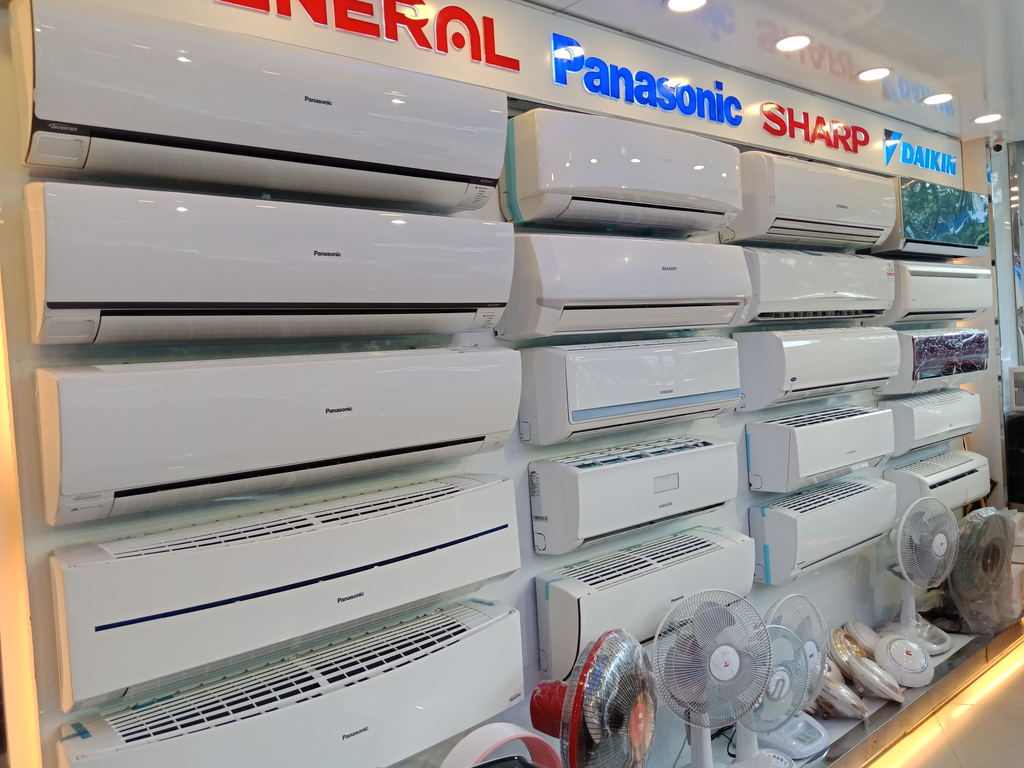 Uttara 4 Showroom